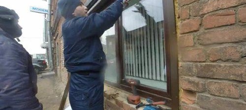 Stores anti-vandalisme pour fenêtres