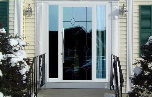 Porte d'entrée en PVC de la maison