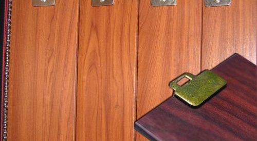 Stores verticaux en bois