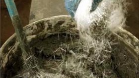 Fibre dans une chape semi-sèche