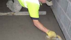 Couler une chape en béton