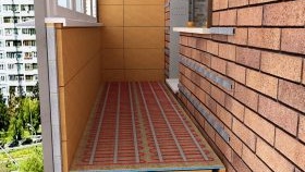 Installation d'un chauffage au sol électrique sur le balcon
