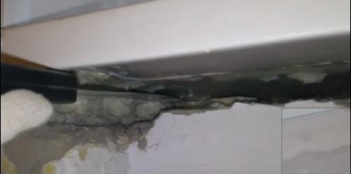 Démontage du rebord de fenêtre en plastique