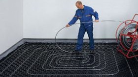 Installation d'un plancher d'eau chaude