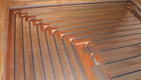 Étapes d'installation d'un plancher d'eau chaude