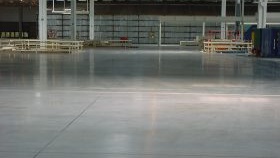 Nivellement du sol avec un composé autonivelant