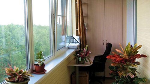 Vitrage des fenêtres des loggias, balcons