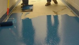 Nivellement du sous-plancher dans l'appartement