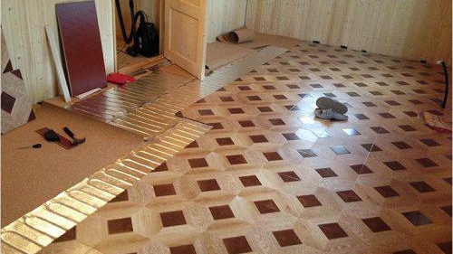 Pose de stratifié carré