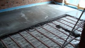 Installation de chauffage au sol avec chape