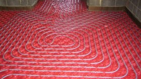 Étapes d'installation d'un plancher d'eau chaude