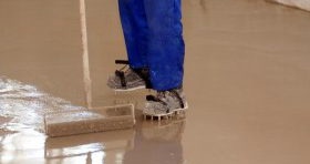 Sol autonivelant en couches avec un motif