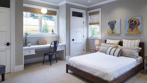 Placard près de la fenêtre