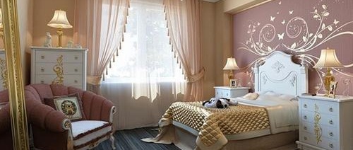 Rideaux dans la chambre dans un style classique