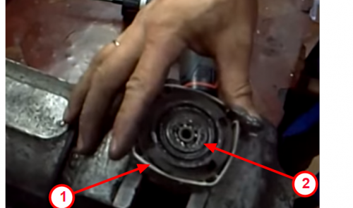 Dépose du roulement du couvercle de boîte de vitesses