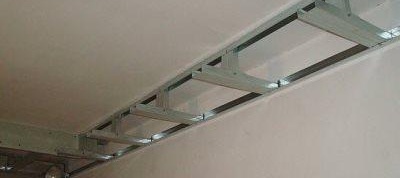 installation du cadre sous le rétro-éclairage