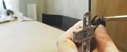 Fixation pour portes vitrées