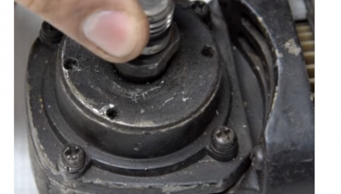 Contrôle du jeu entre dents de l'arbre de broche