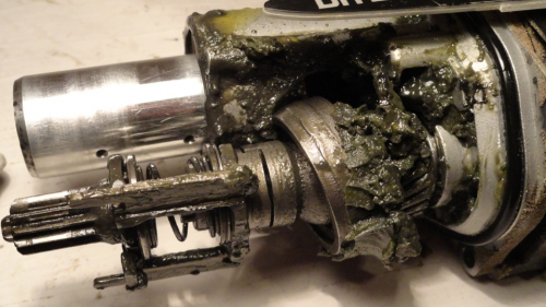 Unité de transmission de couple et de moment alternatif