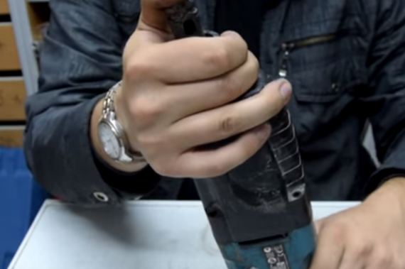 retrait du couvercle d'engrenage