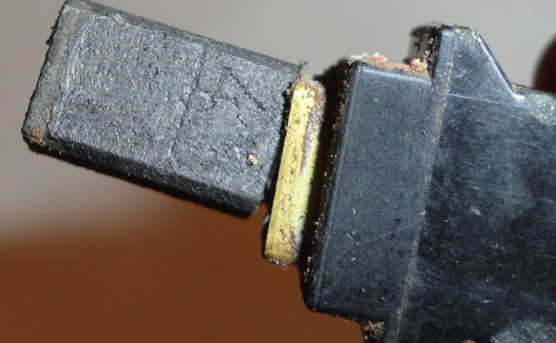 Balais de charbon perforateur Hitachi DH23PC3