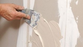 mastic pour papier peint
