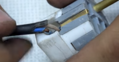 dommages au câble d'alimentation