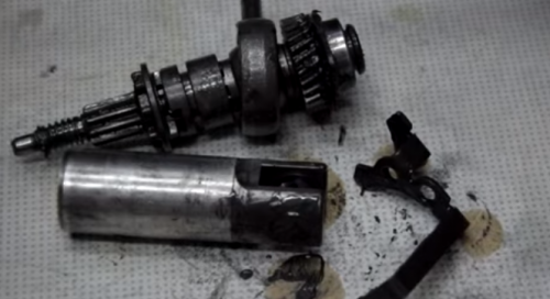 mécanisme à percussion avec barillet