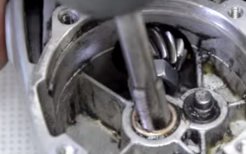 Dépose de la bague de roulement