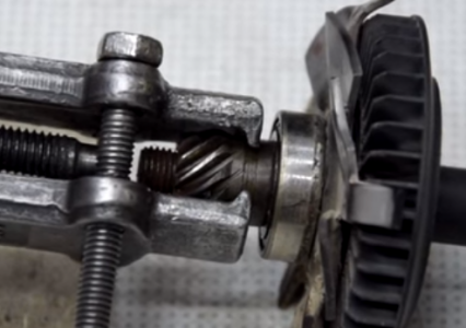 Comment retirer le pignon d'entraînement de l'arbre du rotor