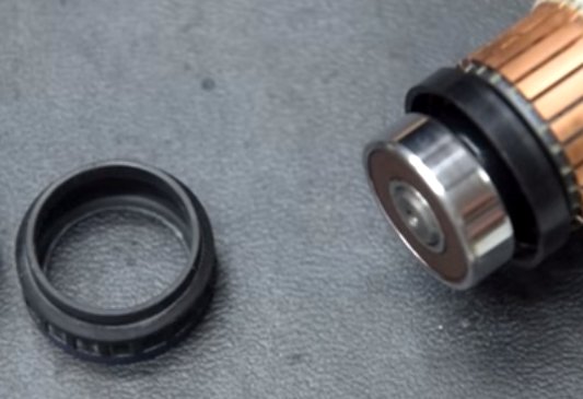 003_installer correctement le caoutchouc sur le roulement