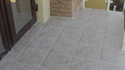 Carrelage sur le balcon