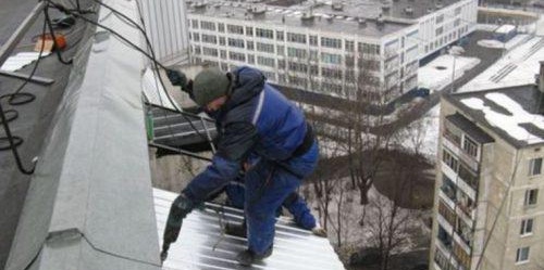 pose d'auvent de balcon