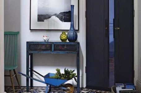 carrelage au sol dans le couloir