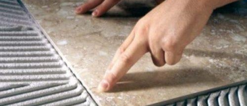 Combien de temps faut-il pour que les carreaux sèchent après la pose ?