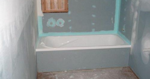 préparation de la base pour les carreaux