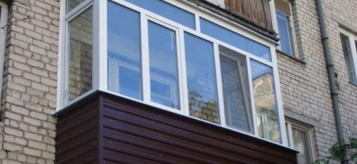 Gainer le balcon avec du bardage soi-même