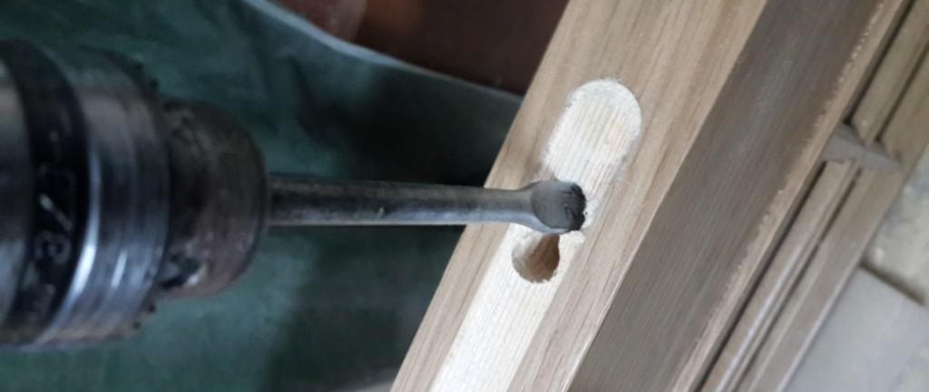 serrure de coupe avec une fraise