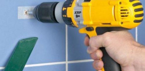 percer des carreaux avec un tournevis