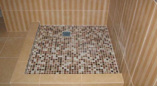 pose de carreaux de mosaïque