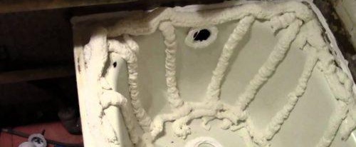 Appliquer de la mousse pour le bain