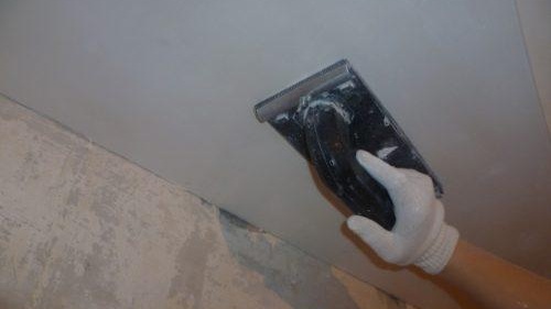 coulis de plafond en plaques de plâtre