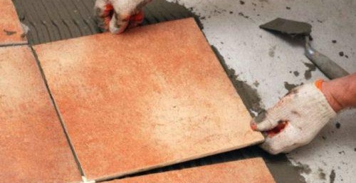 carrelage au sol à faire soi-même