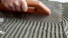 pose de carreaux de porcelaine