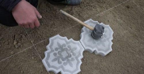 comment poser du carrelage sur du beton