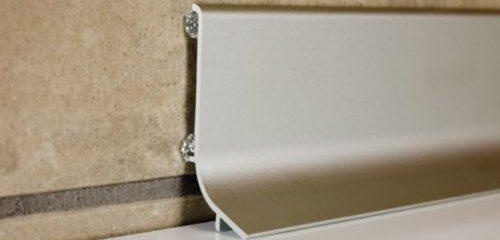 plancher de plinthe en aluminium
