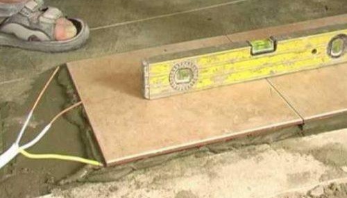 installation de planchers de céramique