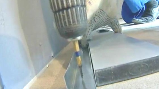 Fixation du profilé de guidage au sol photo