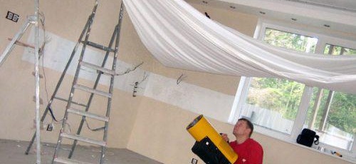 Moontaj natyagnogo potolka