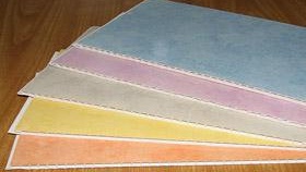 Finition avec panneaux en plastique photo, revêtement en plastique, mur et plafond en plastique